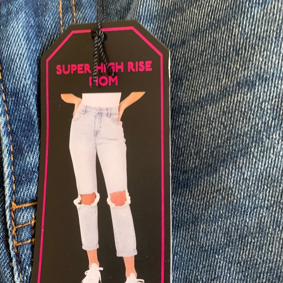 Brand new super high rise mom jeans. Brand is No Boundaries. - Picture 2 of 3
